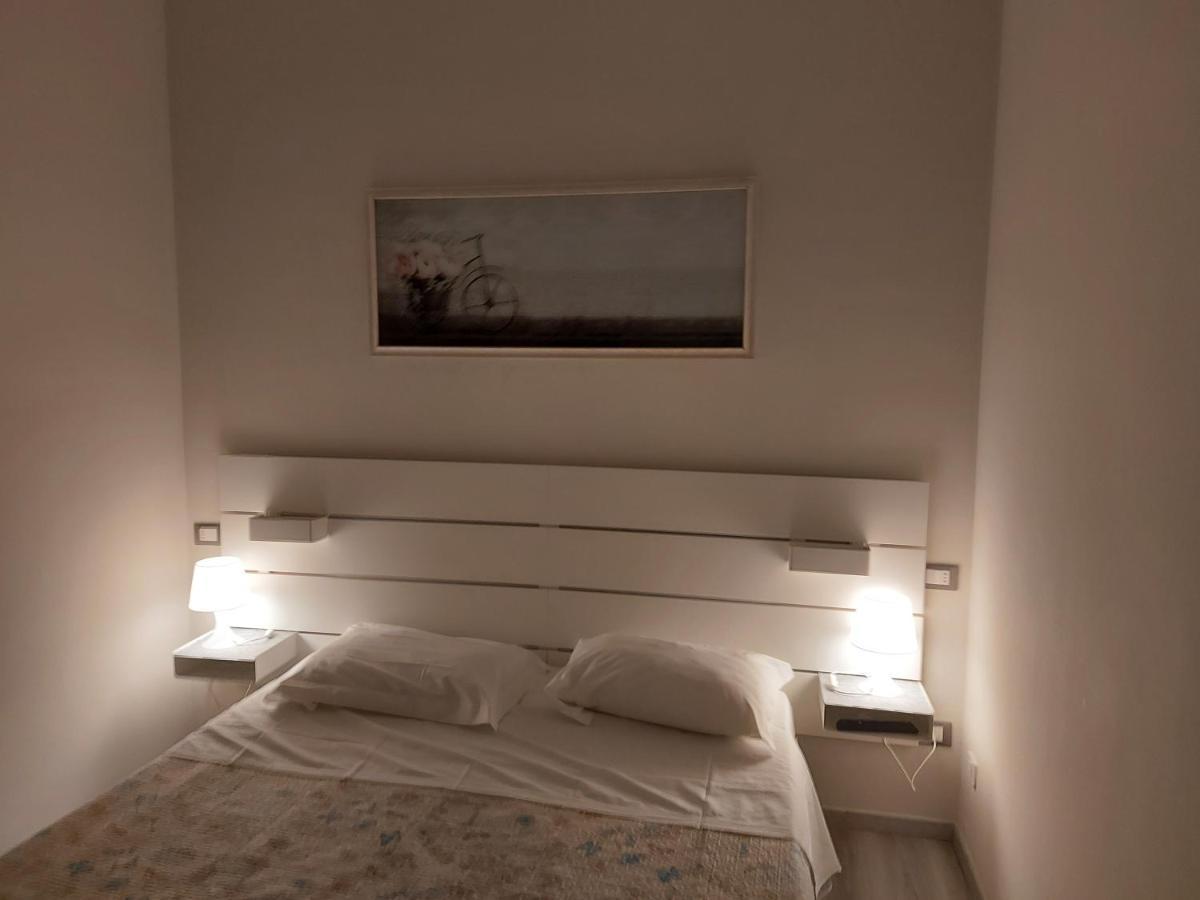 Fare Bnb - Room Del Parco レッジョ・エミリア エクステリア 写真
