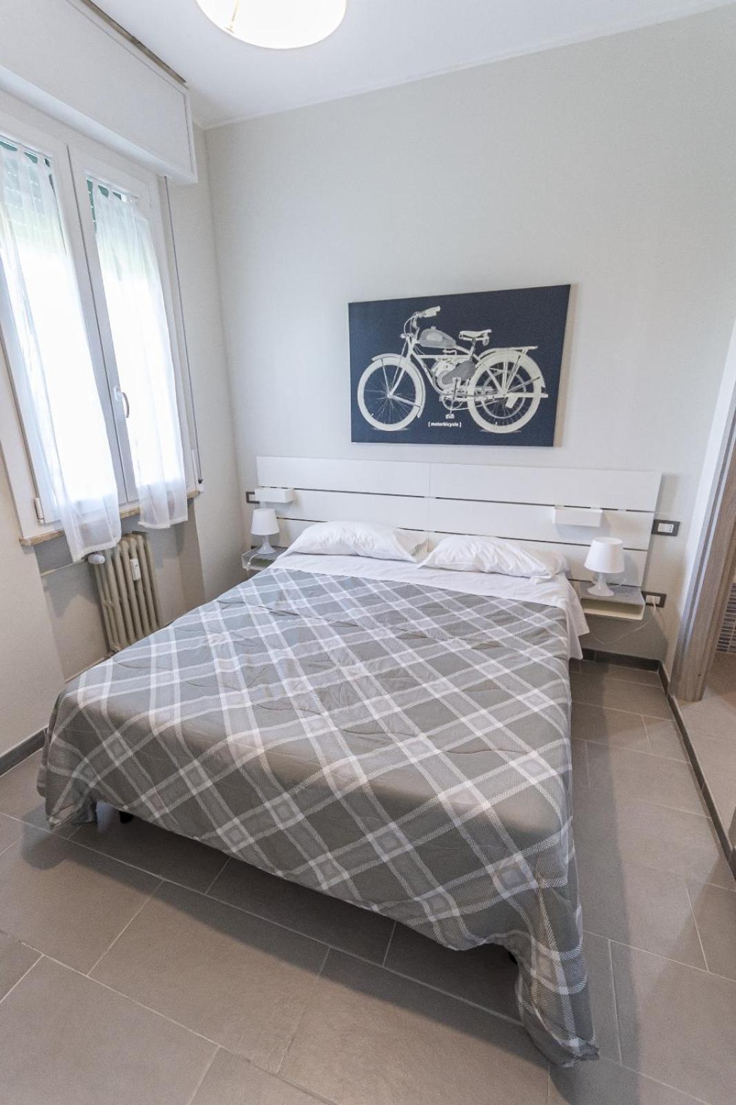 Fare Bnb - Room Del Parco レッジョ・エミリア エクステリア 写真
