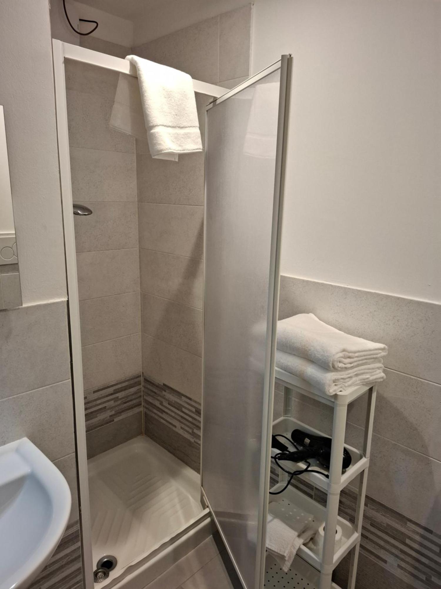 Fare Bnb - Room Del Parco レッジョ・エミリア エクステリア 写真