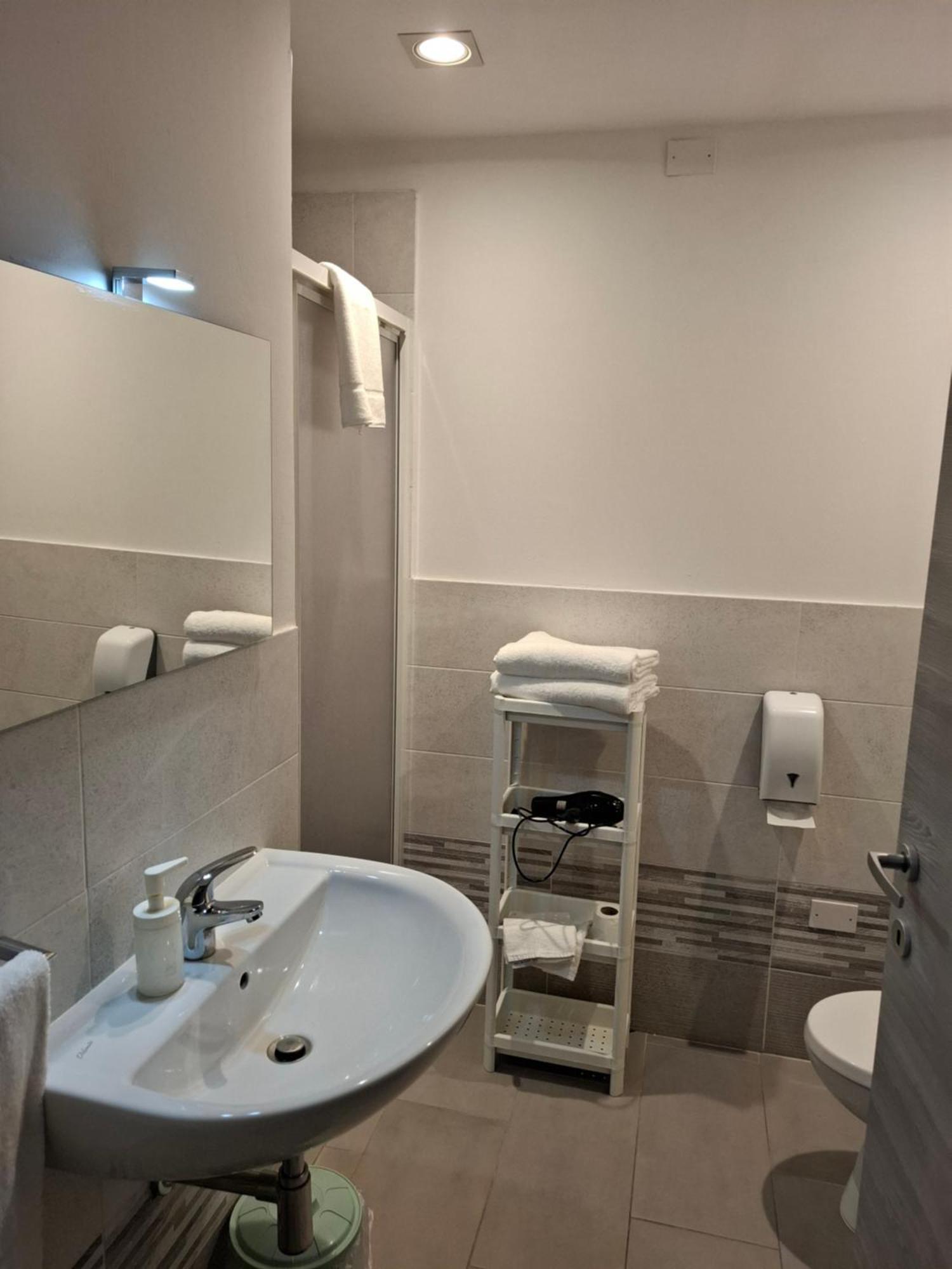 Fare Bnb - Room Del Parco レッジョ・エミリア エクステリア 写真