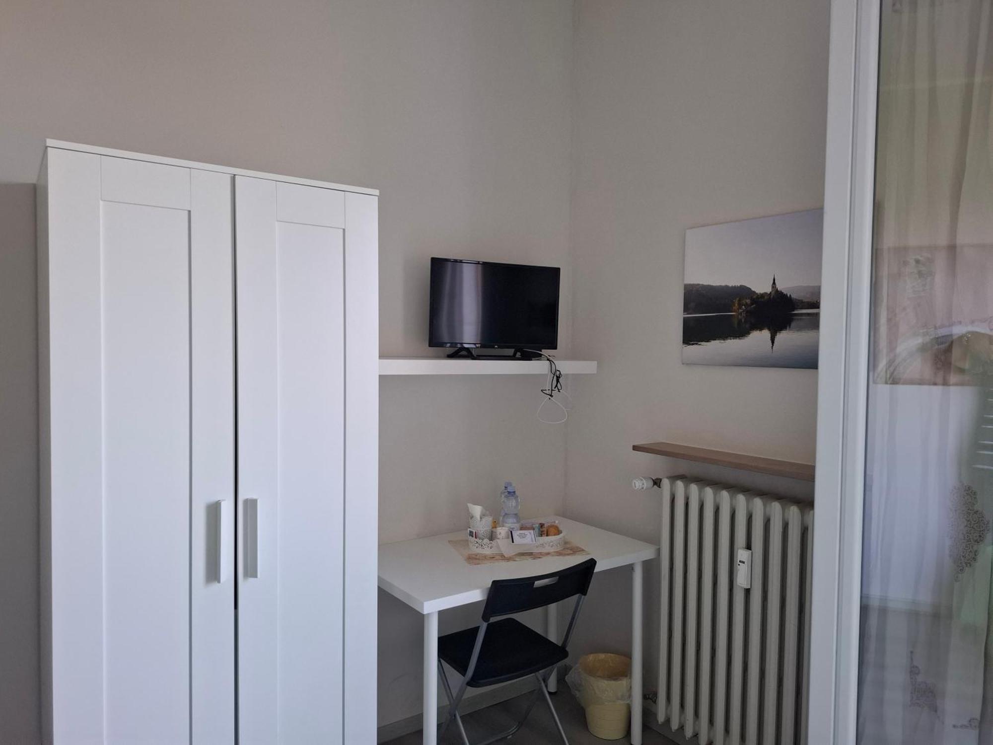 Fare Bnb - Room Del Parco レッジョ・エミリア エクステリア 写真